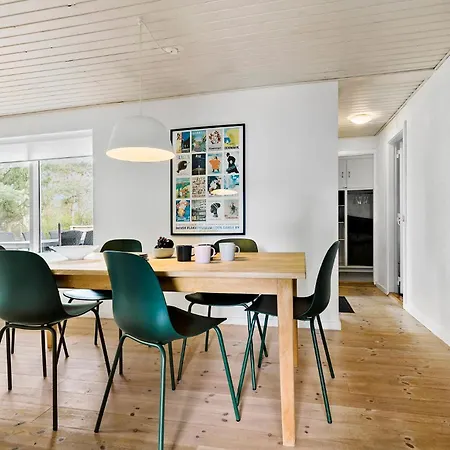 Prázdninový dům 3 Bedroom Beautiful In *